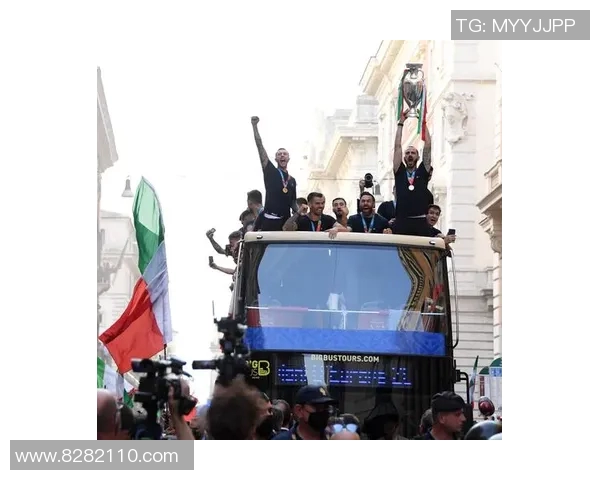 上海足球队在欧冠赛场上的意识争议引发热议球迷热情与期待交织 上海足球队在欧冠赛场上的意识争议引发热议球迷热情与期待交织