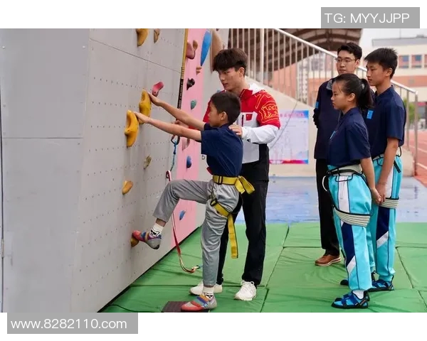 运动员李军专访回顾攀岩生涯与体育精神的探索与坚持 运动员李军专访回顾攀岩生涯与体育精神的探索与坚持